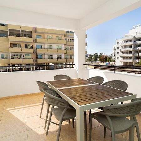 Olivia Mackenzie 2 Bedroom Flat With Pool لارنكا المظهر الخارجي الصورة