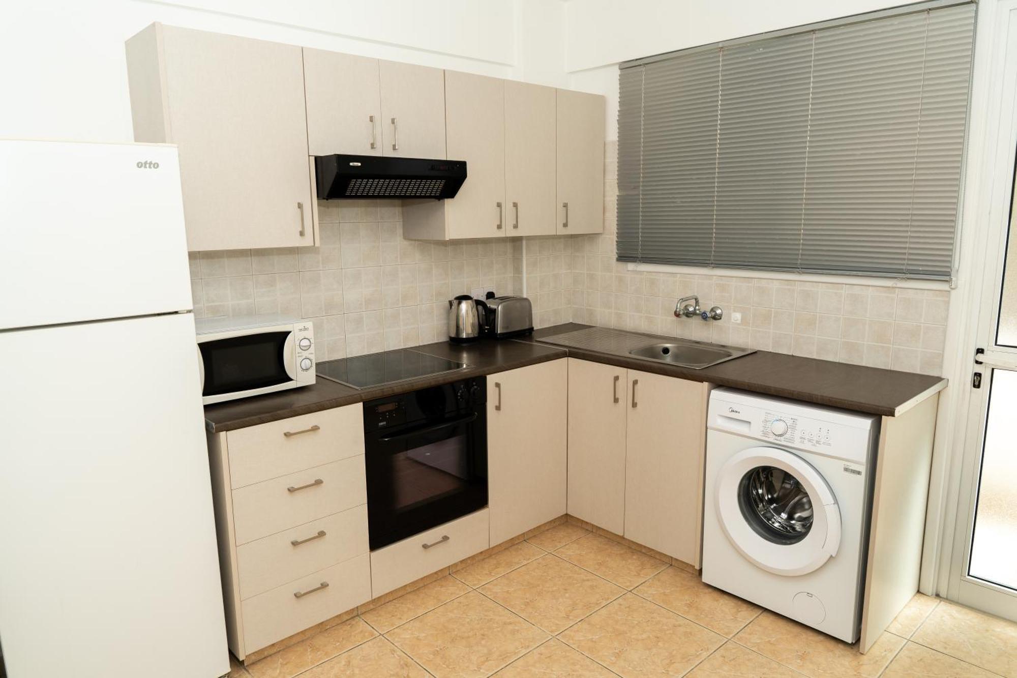 Olivia Mackenzie 2 Bedroom Flat With Pool لارنكا المظهر الخارجي الصورة